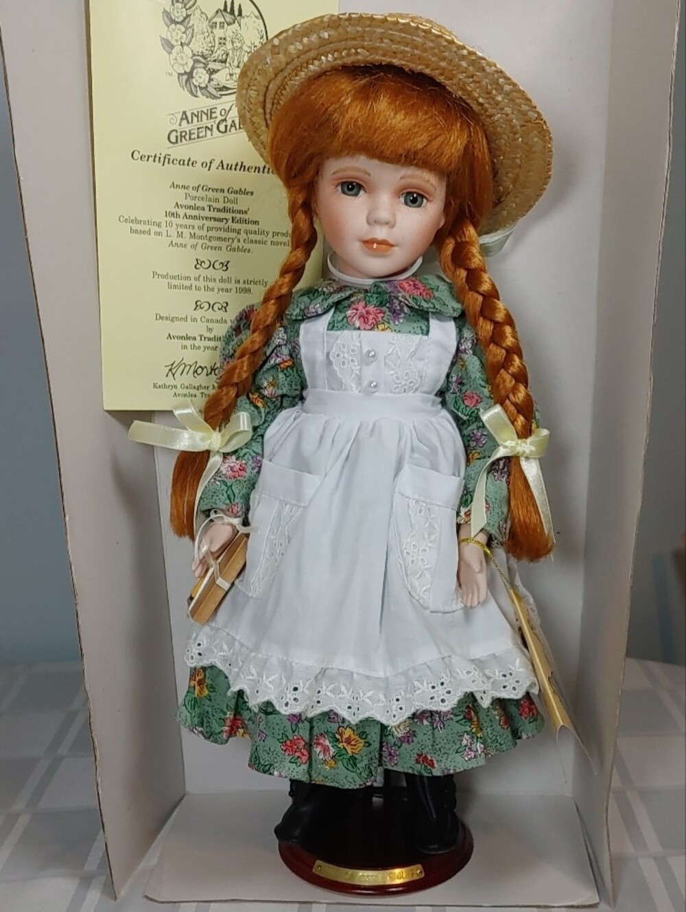 Anne of Green Gables 1998 Porcelain Doll 16", Green Floral Dress, White Pinafore